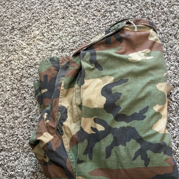 “Rugged Military-Issue Winter Coat – Durable & Warm” - Picture 11 of 11